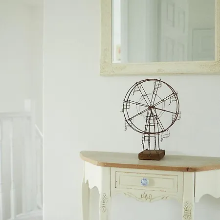 Holiday home Host & - The Briar